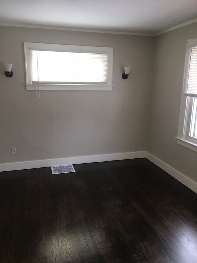Building Photo - 335 Willumae Dr
