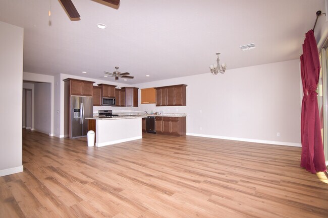 Building Photo - 343 Armitage Way