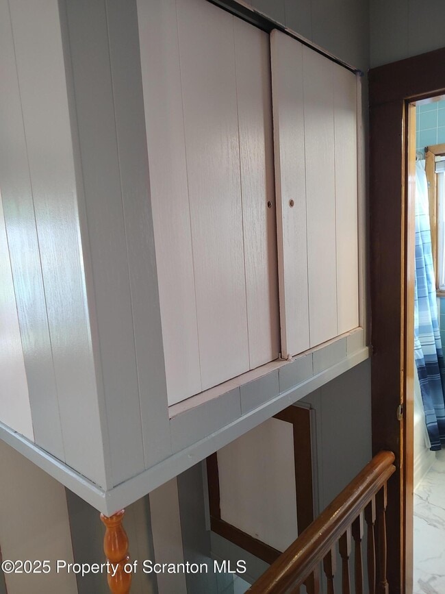 Building Photo - 1023 Carmalt St