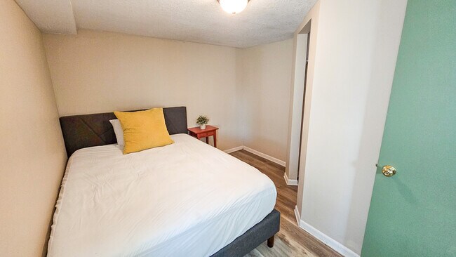 Bedroom 6 - 904 20th Ave SE