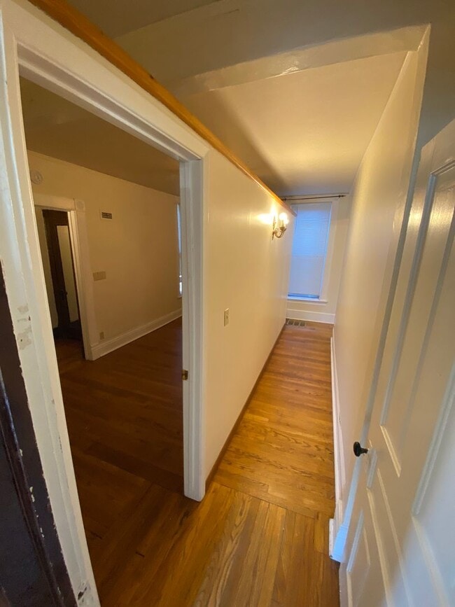 Building Photo - 1544 D St
