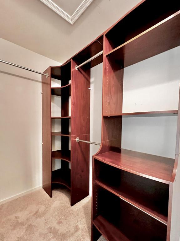 Building Photo - 211 Hawthorne Way