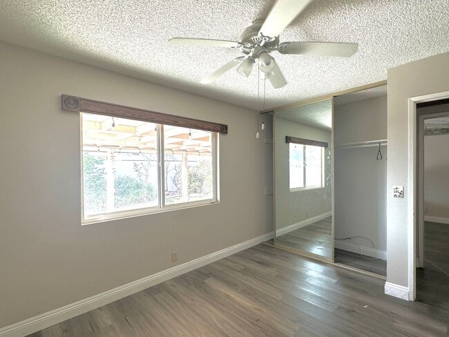 Building Photo - 3BD/2BA Single-Story Home in Huntington Beach