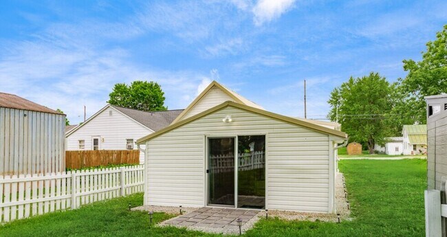 Building Photo - 165 W Jersey St