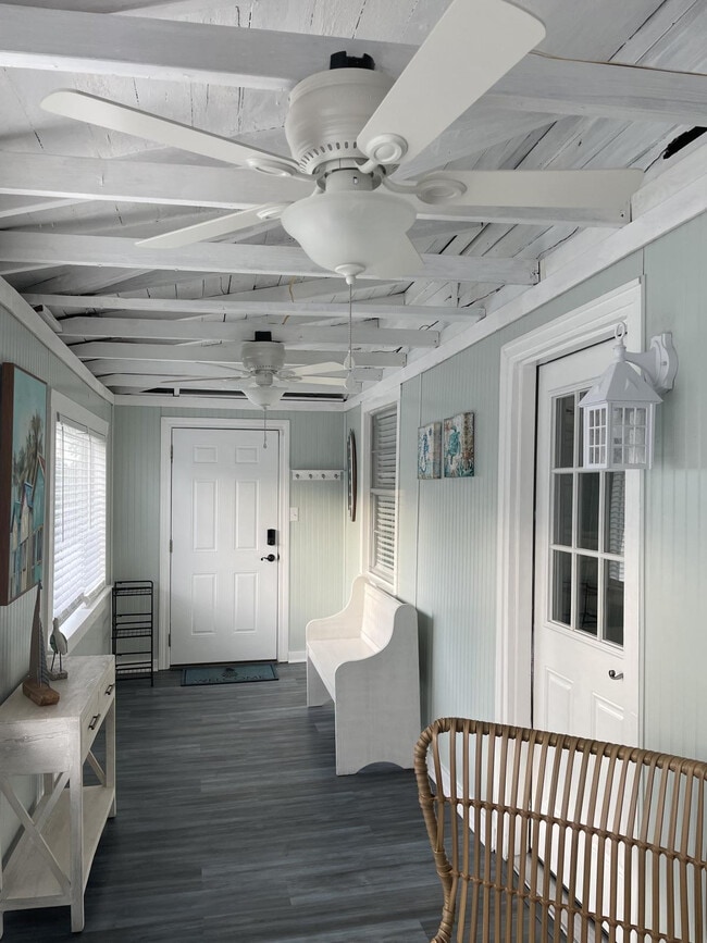 Building Photo - 411 N D St