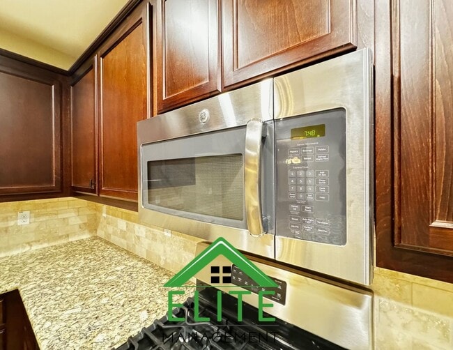 Building Photo - 2104 Westmeath Way