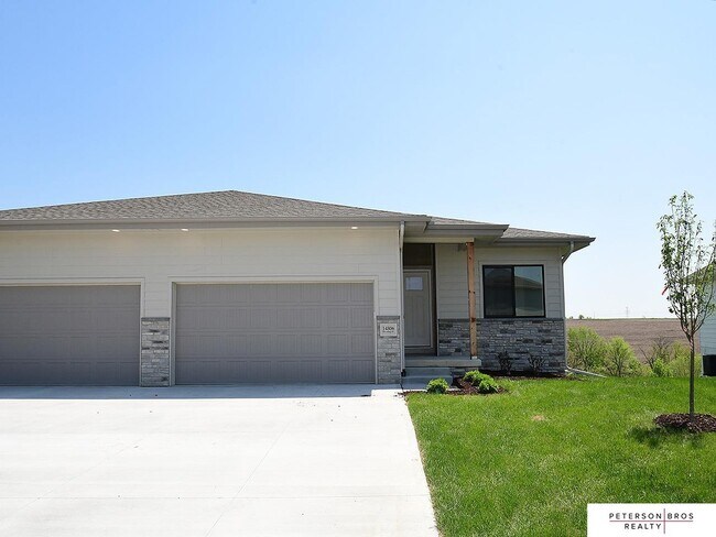 Building Photo - 14806 Bruning St
