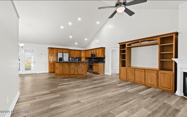 Building Photo - 12611 Bernay Pl