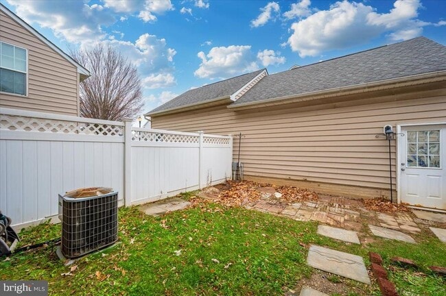 Building Photo - 23029 Birch Mead Rd