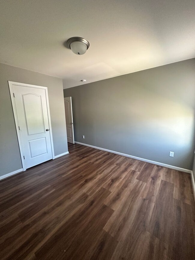 Building Photo - Spacious 4-Bedroom Home – Available Now!