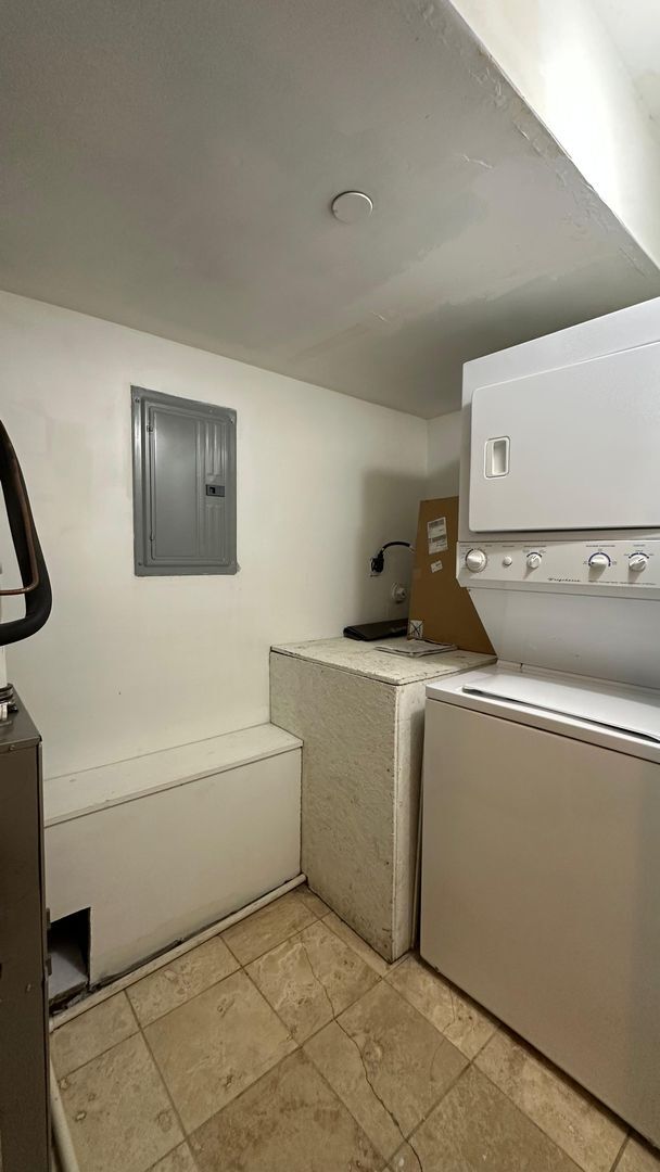 Building Photo - 1402 Willington St