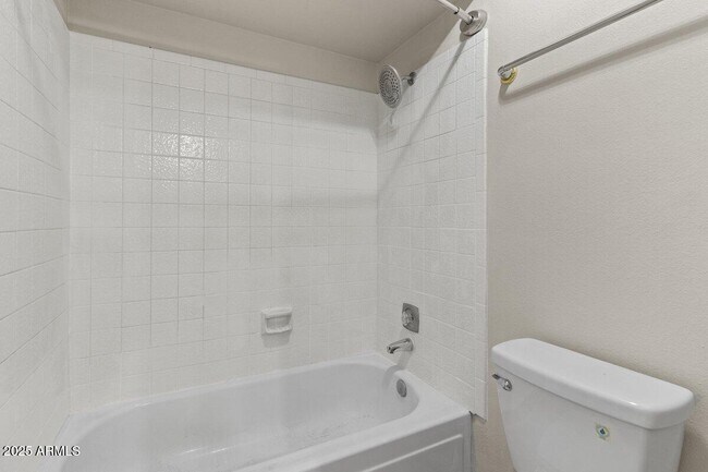 Building Photo - 7120 W Sunnyslope Ln