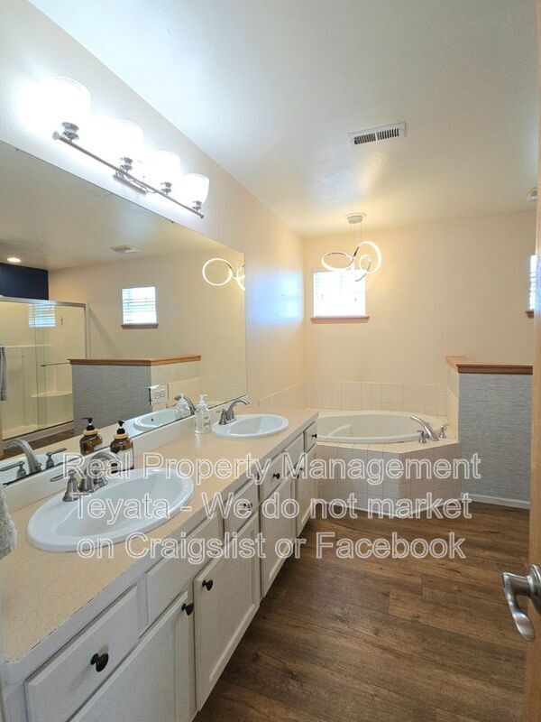Building Photo - 4814 Starfish Ln