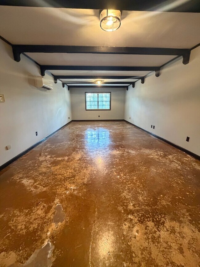 Building Photo - 1101 Silverwood Cove