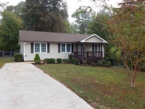 Building Photo - 324 Horseshoe Rd
