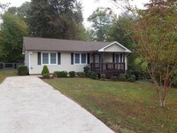 Building Photo - 324 Horseshoe Rd