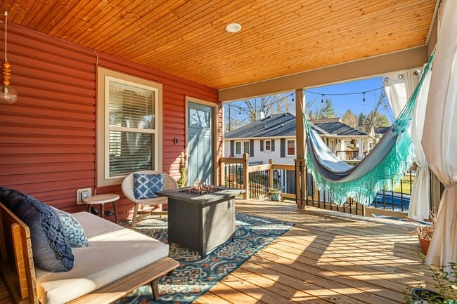 Building Photo - 695 Reed St