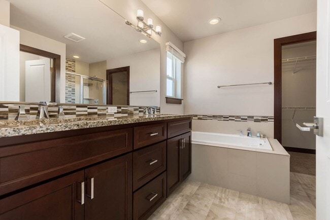Building Photo - Modern Bothell Home in Kingsbury Community
