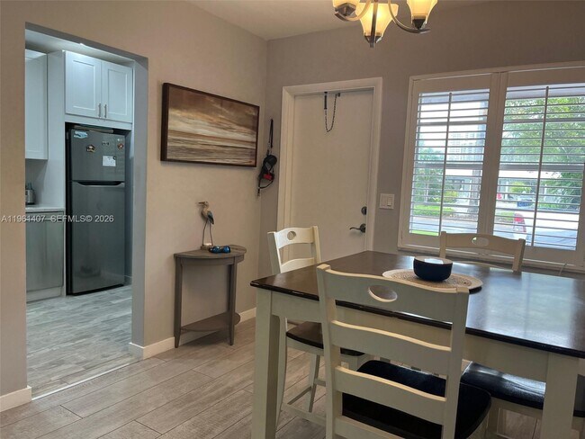 Building Photo - 700 Layne Blvd