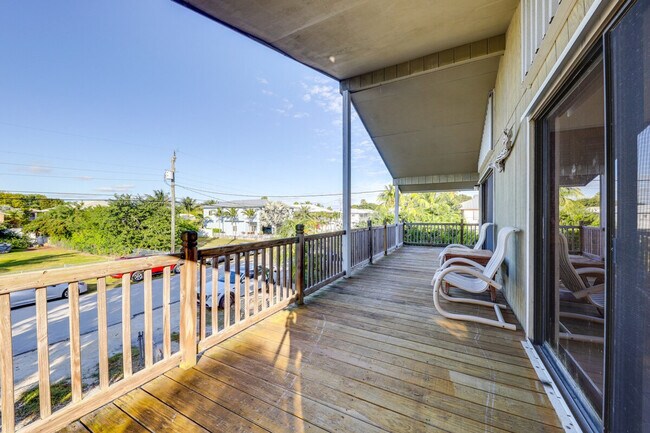 Building Photo - 115 Marina Ave