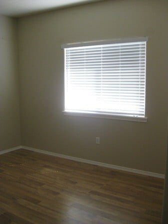 Building Photo - Beautiful West Richland Home with RV Parking!