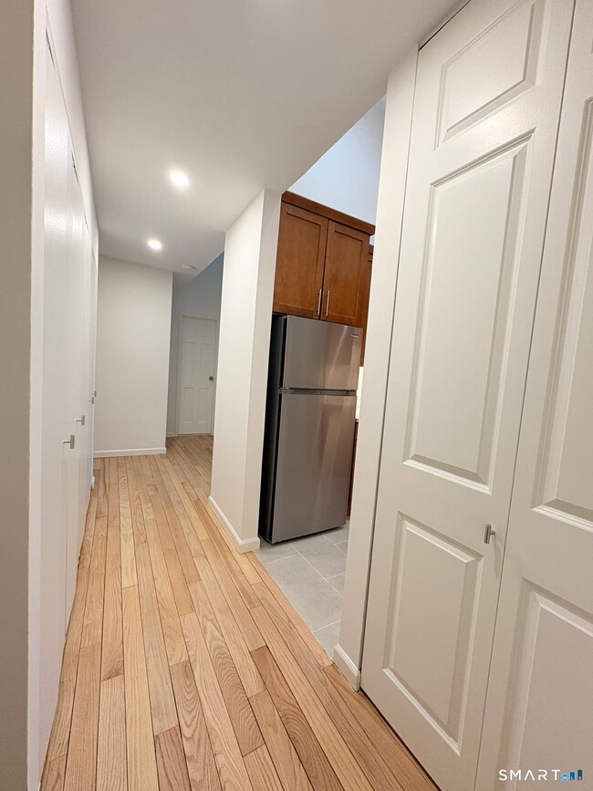 Building Photo - 9 Cook Close