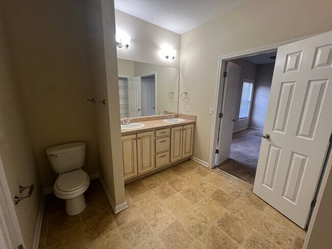 Building Photo - 3 bedroom 2 bathroom duplex in Covington V...