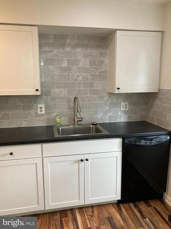 Building Photo - 9075 Silver Maple Ct