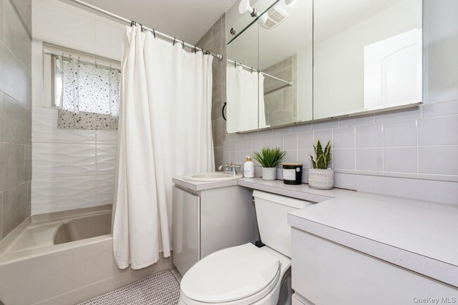 Building Photo - 196 Willowood Dr