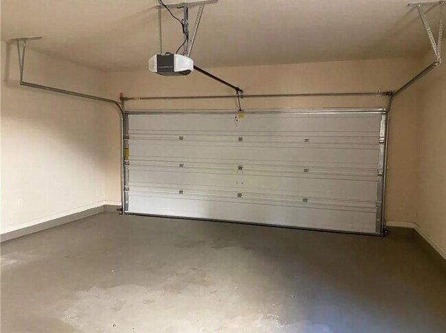 Building Photo - 1030 Delo Ln