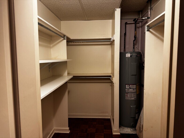 Walk-in Closet - 19 Rock Hill Rd