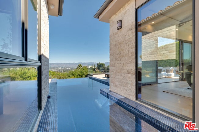 Building Photo - 3116 Elvido Dr