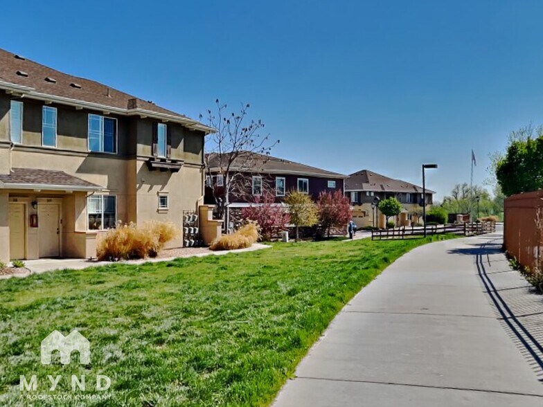 Building Photo - 803 E 98th Ave