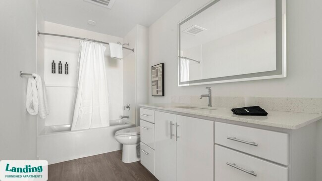 Building Photo - 1950 Mayfair St