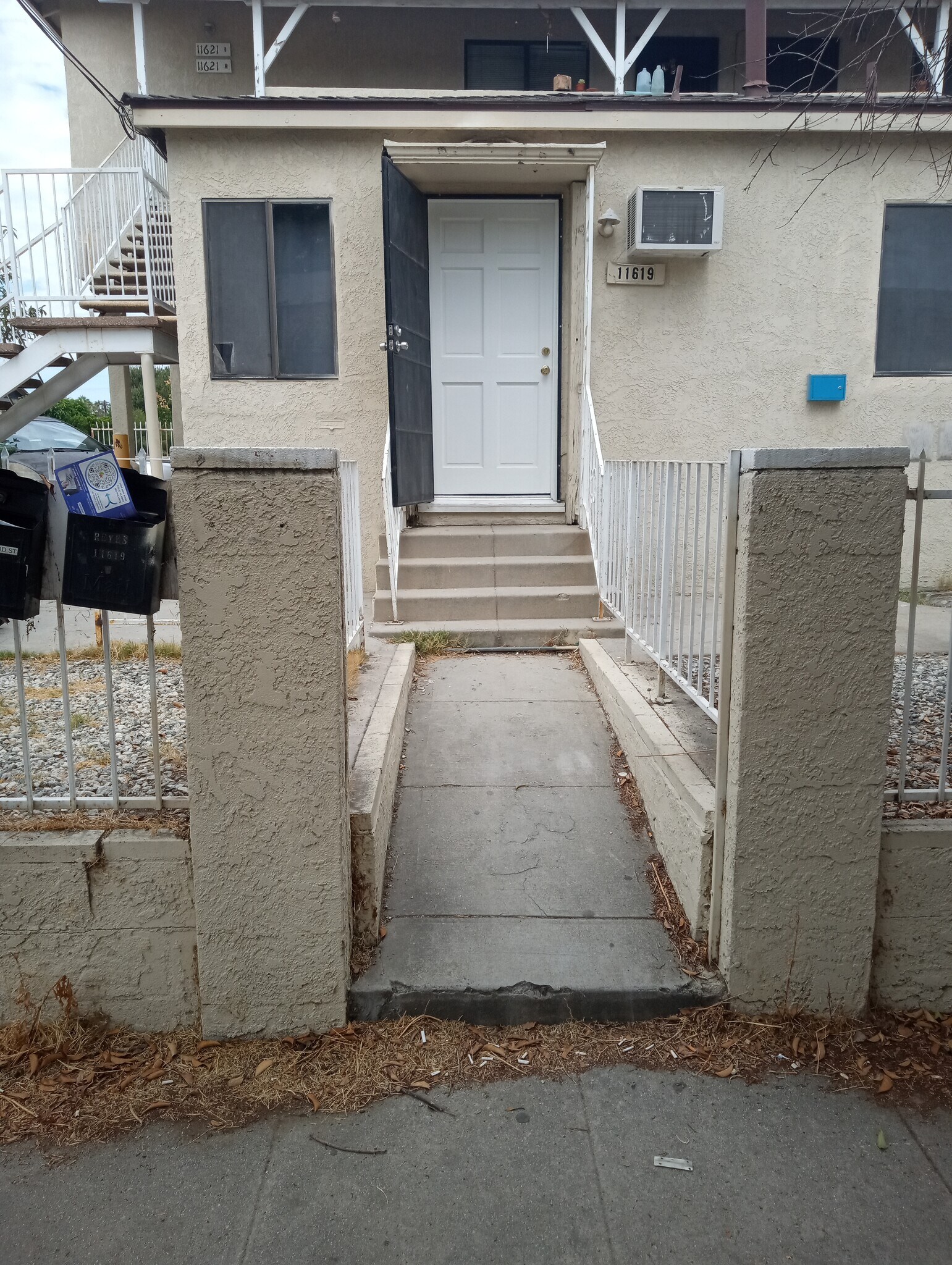 Building Photo - 11619 Archwood St