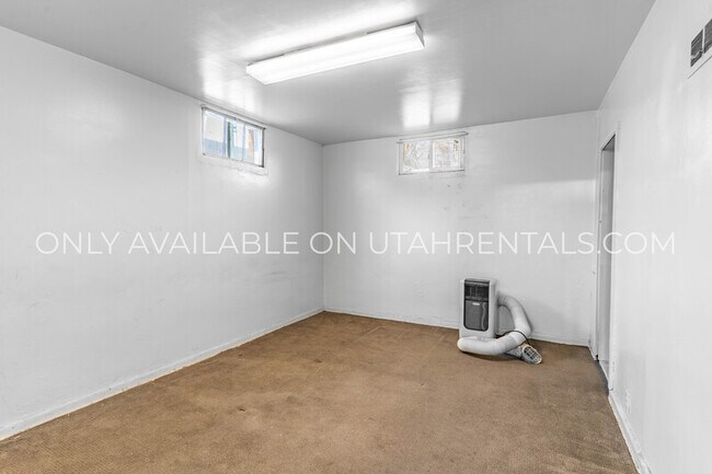 Building Photo - 40 E State St