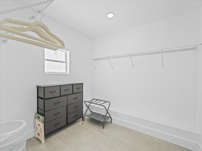 Building Photo - 3811 River Grove Ct
