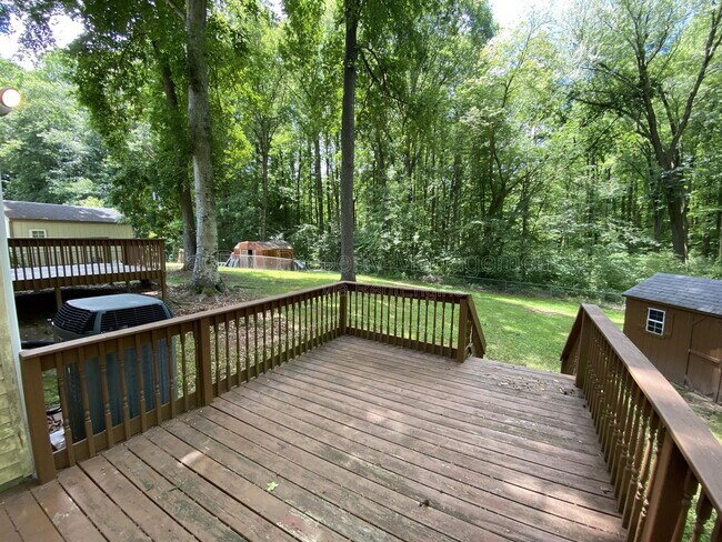 Building Photo - 6022 Battlefield Green Dr