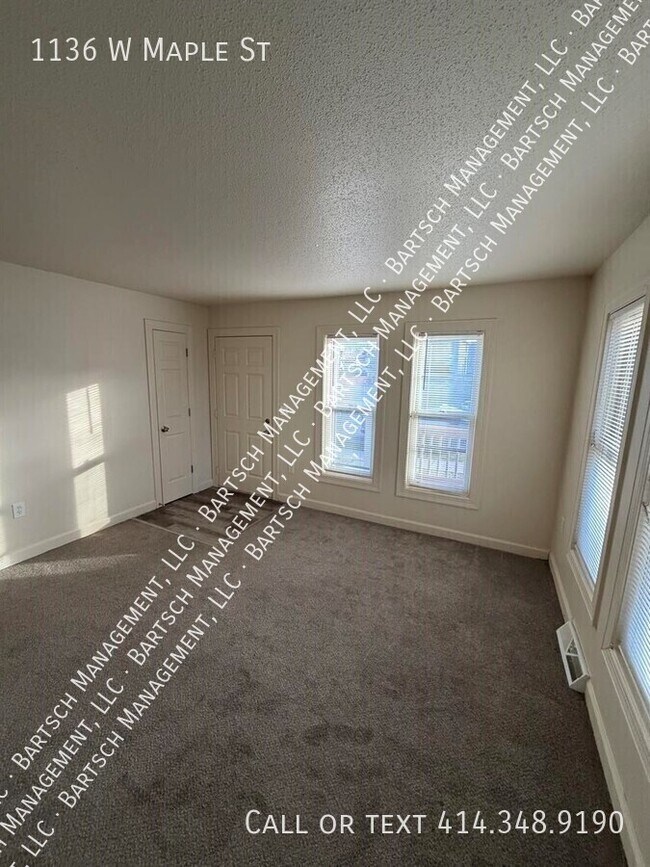 Building Photo - 1136 W Maple St