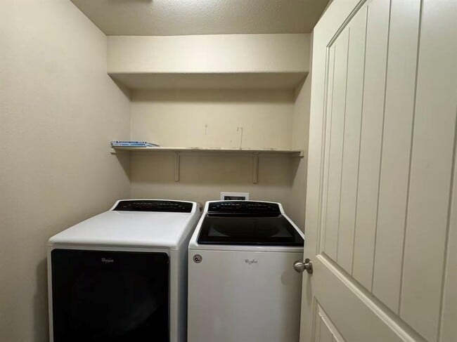Building Photo - 1807 Colorado Bend Dr
