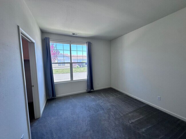 Building Photo - 10427 Chadwell Dr