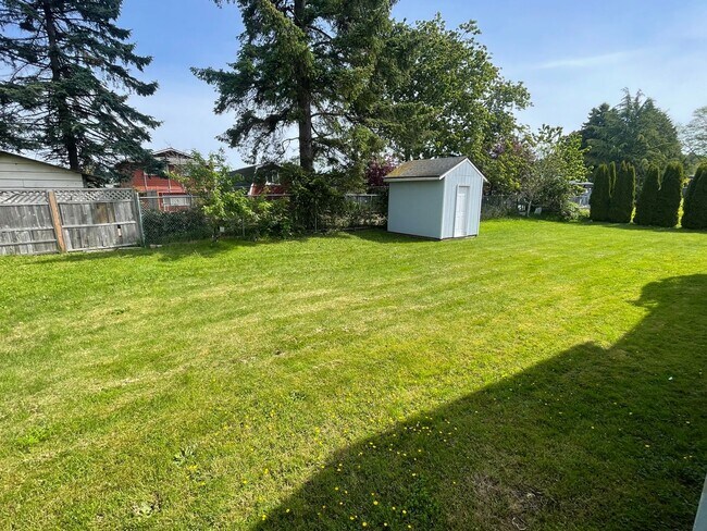 Building Photo - 2 Bed, 2 Bath Apartment in Blaine