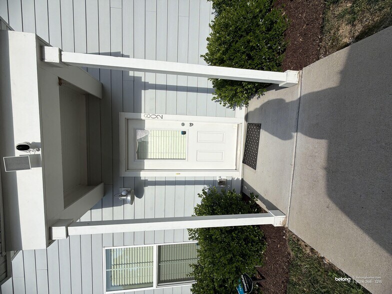 Building Photo - 802 Briar Cir