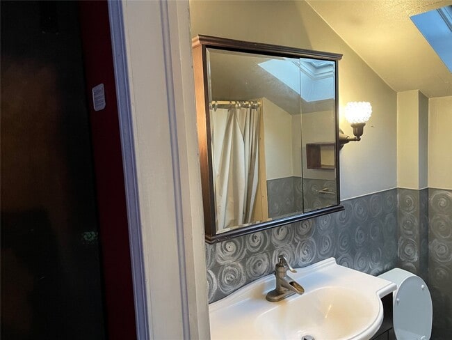 Building Photo - 504 Torrance Ave