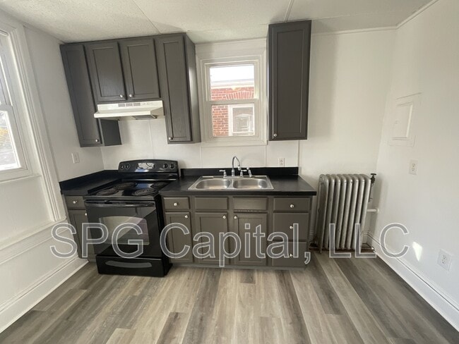 Building Photo - 260 W Jackson St