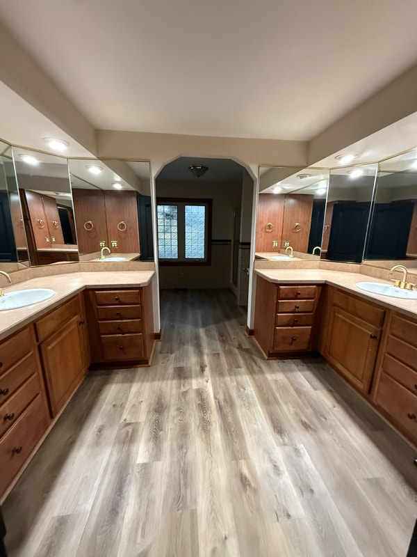 Building Photo - 910 Cedar Creek Grade