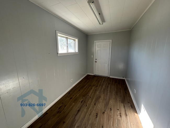 Building Photo - 1006 Nelson Blvd