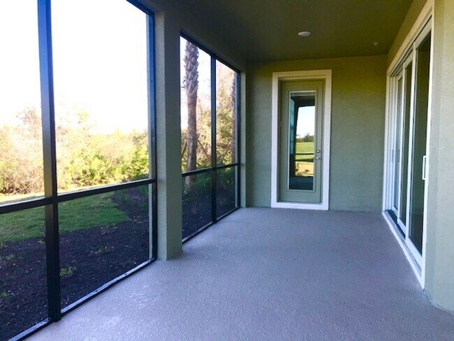 Building Photo - JUST LISTED! -3/2 COACH HOME  - COUNTRY CLUB EAST  - NICE!!