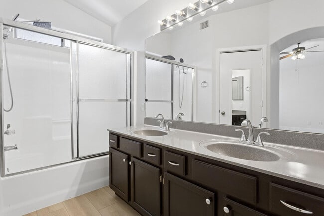 Building Photo - 17435 N 46th St