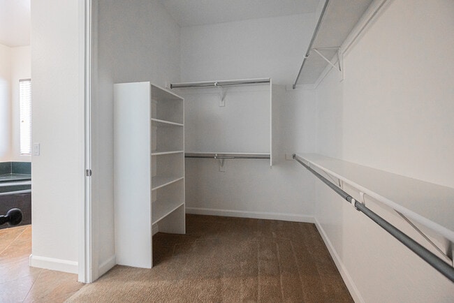 Building Photo - 12746 W Colter St